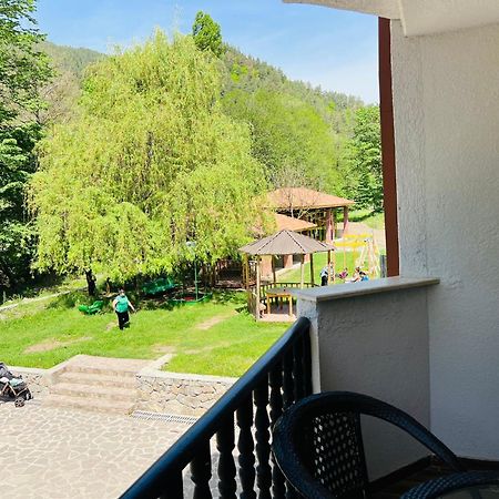 Hotel Iveria Abastumani Exteriör bild