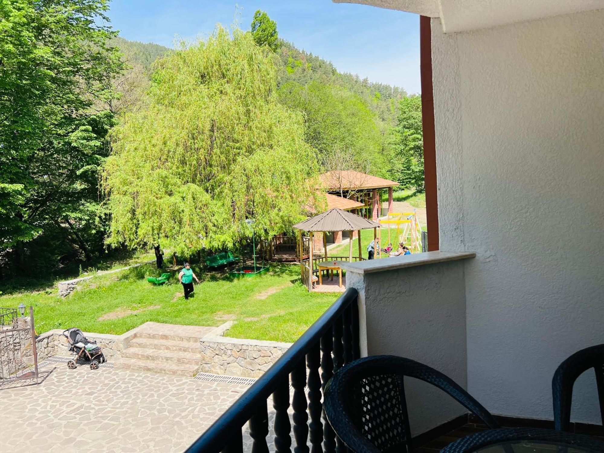Hotel Iveria Abastumani Exteriör bild